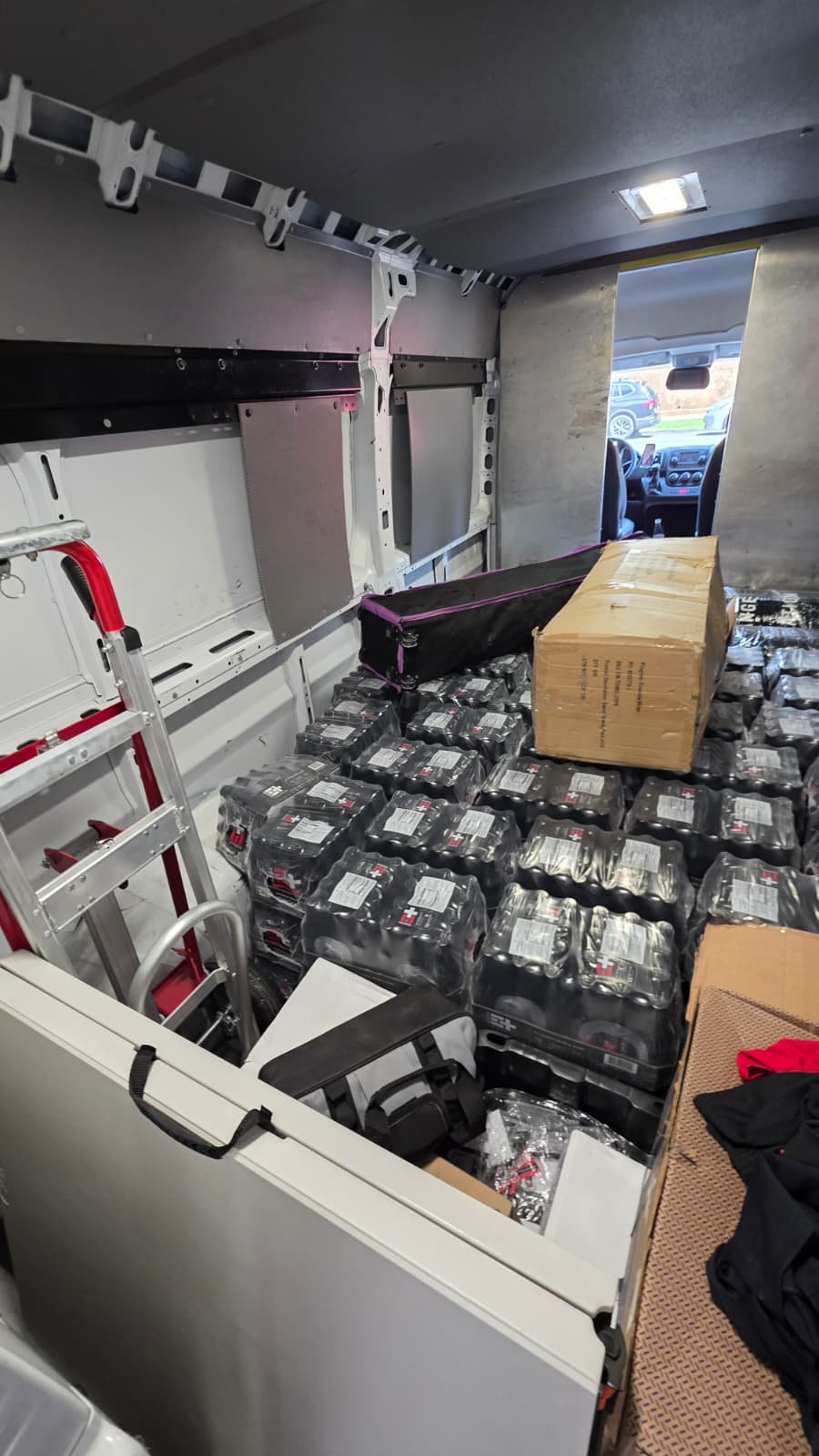 Equipment and logistics support at marathon event by VanGo Services